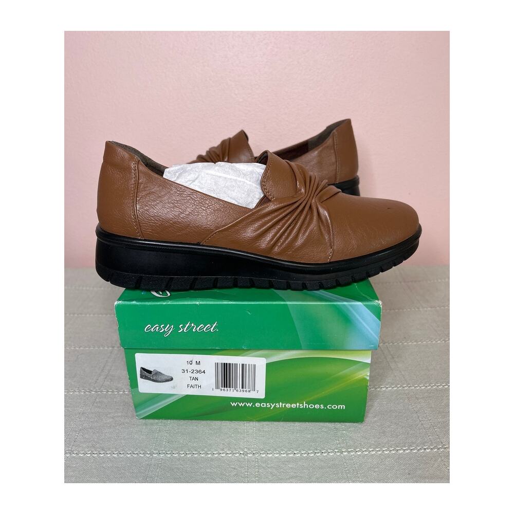 Easy Street Faith Women's Brown Slip On Comfort Bow Pump Removable Insole 10 M